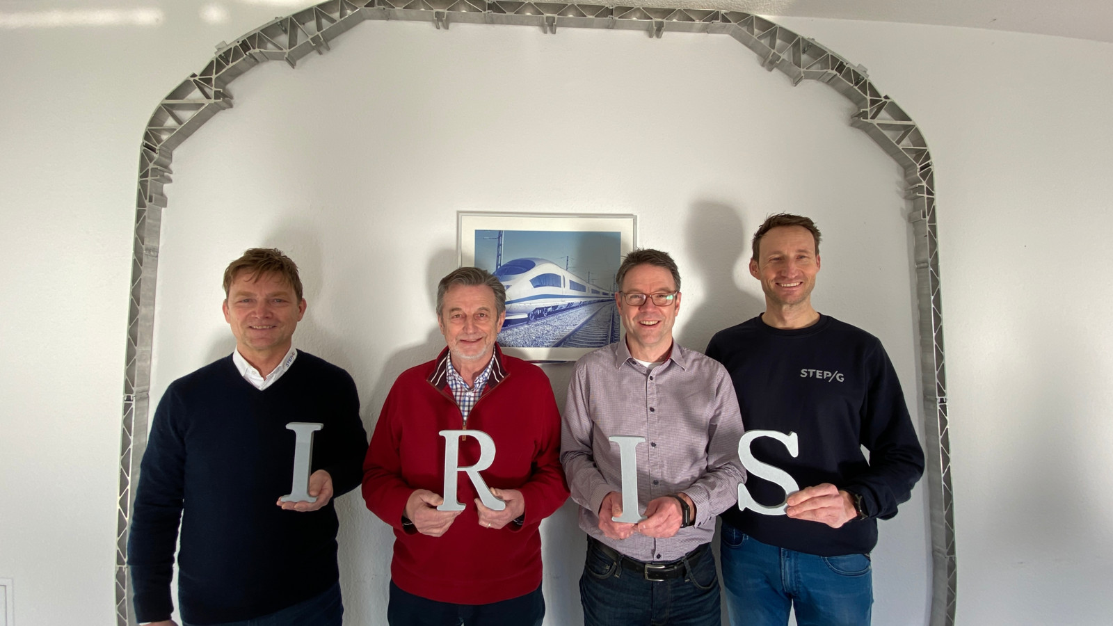 Step-G erhält Iris-Zertifikat Level Silber (v.l.n.r. Dirk Sperlich, Dr. Wolfgang Kühlein, Klaus Funken und Markus Kleimann).